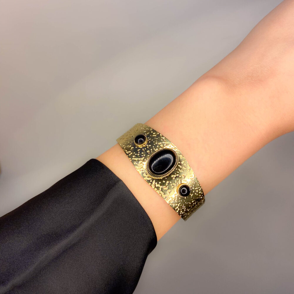 Bracelet manchette Cléopâtre noir