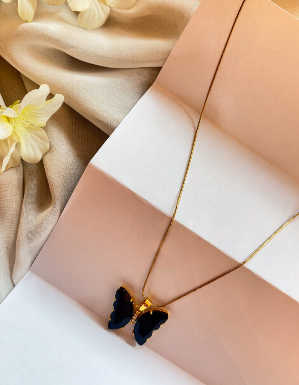 Collier Papillon noir