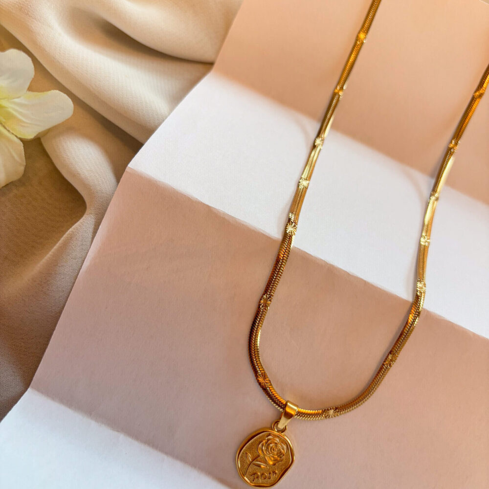 Collier Rosa