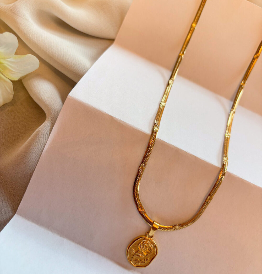 Collier Rosa